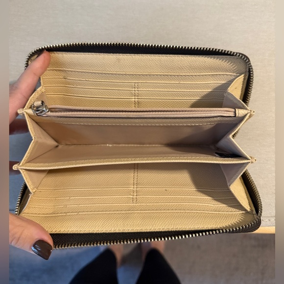 Coach zip around wallet - Picture 3 of 4